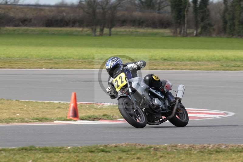 Motorcycle action photographs;Trackday digital images;event digital images;eventdigitalimages;no limits trackday;peter wileman photography;snetterton;snetterton circuit norfolk;snetterton photographs;trackday;trackday photos