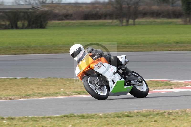 Motorcycle action photographs;Trackday digital images;event digital images;eventdigitalimages;no limits trackday;peter wileman photography;snetterton;snetterton circuit norfolk;snetterton photographs;trackday;trackday photos
