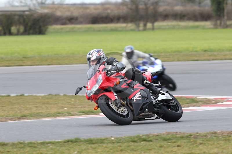 Motorcycle action photographs;Trackday digital images;event digital images;eventdigitalimages;no limits trackday;peter wileman photography;snetterton;snetterton circuit norfolk;snetterton photographs;trackday;trackday photos