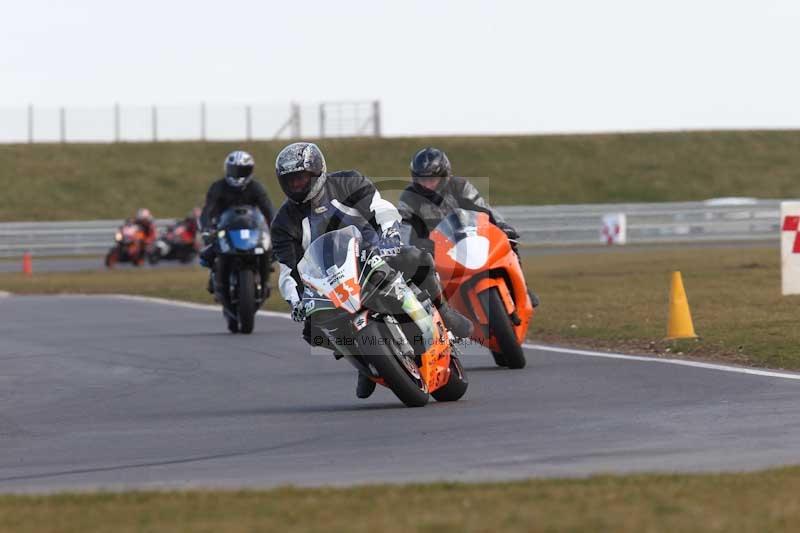 Motorcycle action photographs;Trackday digital images;event digital images;eventdigitalimages;no limits trackday;peter wileman photography;snetterton;snetterton circuit norfolk;snetterton photographs;trackday;trackday photos