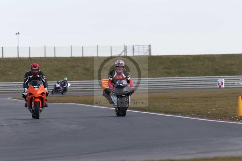 Motorcycle action photographs;Trackday digital images;event digital images;eventdigitalimages;no limits trackday;peter wileman photography;snetterton;snetterton circuit norfolk;snetterton photographs;trackday;trackday photos