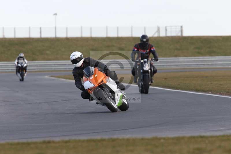 Motorcycle action photographs;Trackday digital images;event digital images;eventdigitalimages;no limits trackday;peter wileman photography;snetterton;snetterton circuit norfolk;snetterton photographs;trackday;trackday photos