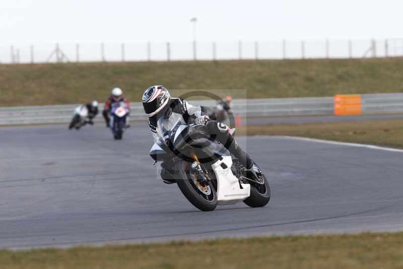Motorcycle action photographs;Trackday digital images;event digital images;eventdigitalimages;no limits trackday;peter wileman photography;snetterton;snetterton circuit norfolk;snetterton photographs;trackday;trackday photos