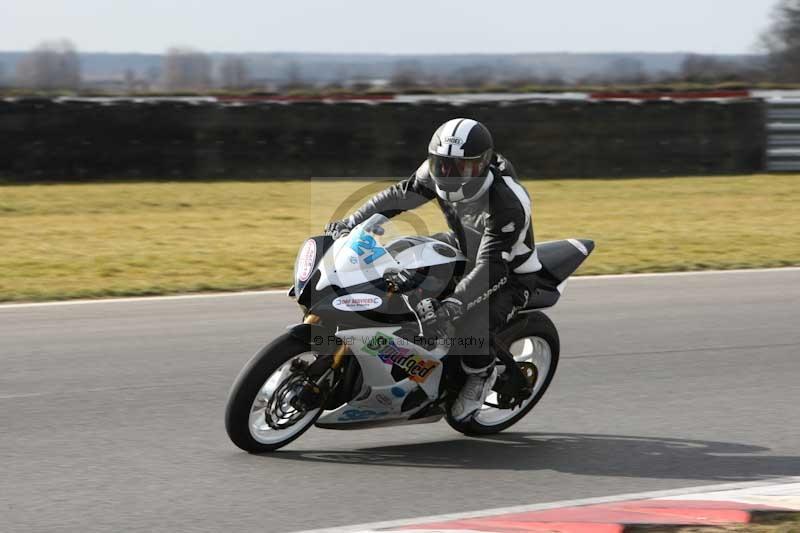 Motorcycle action photographs;Trackday digital images;event digital images;eventdigitalimages;no limits trackday;peter wileman photography;snetterton;snetterton circuit norfolk;snetterton photographs;trackday;trackday photos