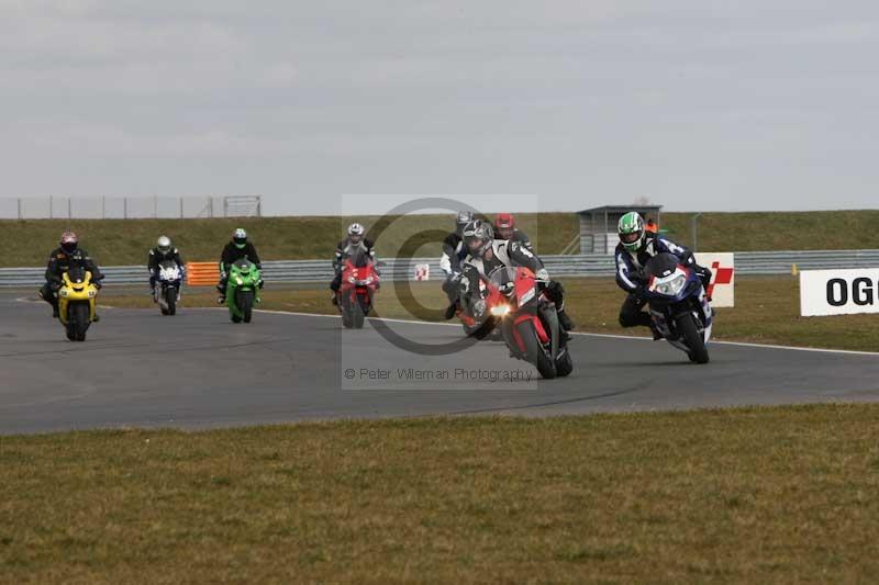 Motorcycle action photographs;Trackday digital images;event digital images;eventdigitalimages;no limits trackday;peter wileman photography;snetterton;snetterton circuit norfolk;snetterton photographs;trackday;trackday photos