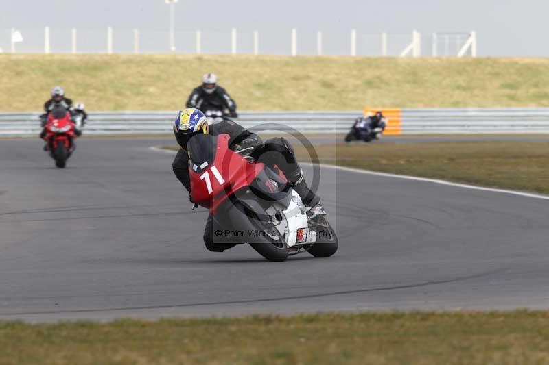Motorcycle action photographs;Trackday digital images;event digital images;eventdigitalimages;no limits trackday;peter wileman photography;snetterton;snetterton circuit norfolk;snetterton photographs;trackday;trackday photos