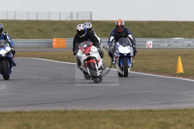 Motorcycle action photographs;Trackday digital images;event digital images;eventdigitalimages;no limits trackday;peter wileman photography;snetterton;snetterton circuit norfolk;snetterton photographs;trackday;trackday photos