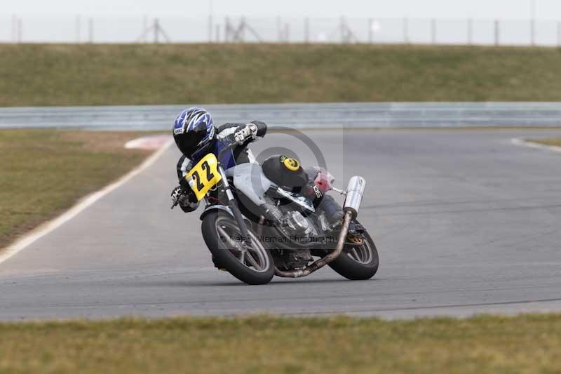 Motorcycle action photographs;Trackday digital images;event digital images;eventdigitalimages;no limits trackday;peter wileman photography;snetterton;snetterton circuit norfolk;snetterton photographs;trackday;trackday photos