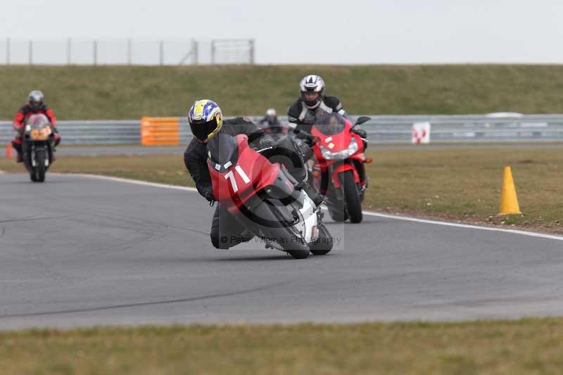 Motorcycle action photographs;Trackday digital images;event digital images;eventdigitalimages;no limits trackday;peter wileman photography;snetterton;snetterton circuit norfolk;snetterton photographs;trackday;trackday photos