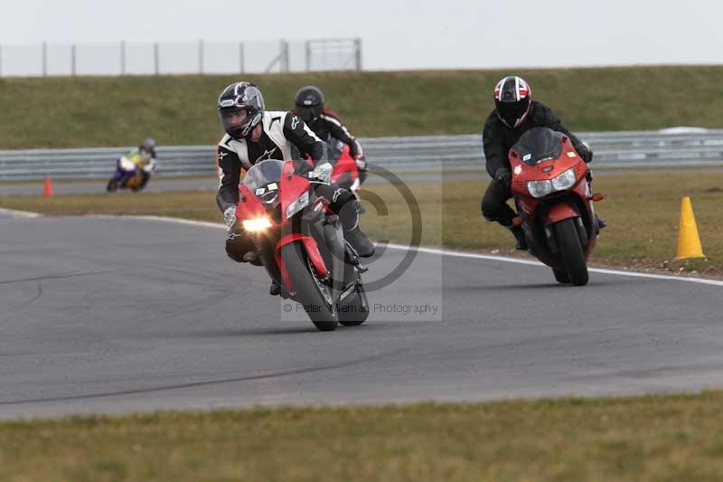 Motorcycle action photographs;Trackday digital images;event digital images;eventdigitalimages;no limits trackday;peter wileman photography;snetterton;snetterton circuit norfolk;snetterton photographs;trackday;trackday photos