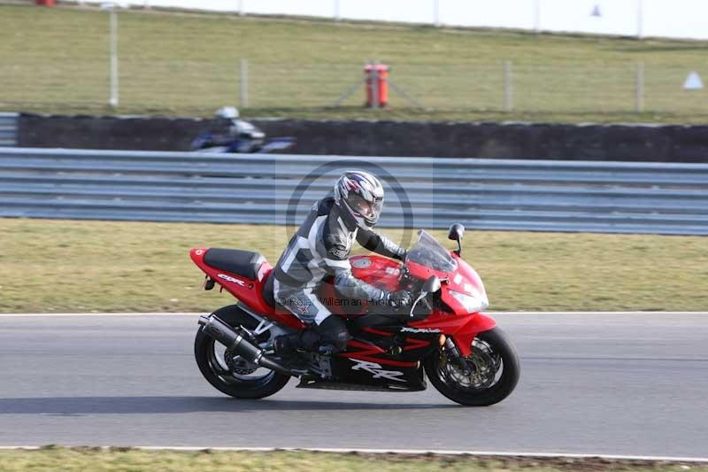 Motorcycle action photographs;Trackday digital images;event digital images;eventdigitalimages;no limits trackday;peter wileman photography;snetterton;snetterton circuit norfolk;snetterton photographs;trackday;trackday photos