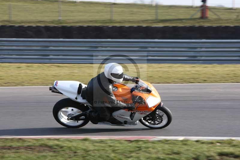 Motorcycle action photographs;Trackday digital images;event digital images;eventdigitalimages;no limits trackday;peter wileman photography;snetterton;snetterton circuit norfolk;snetterton photographs;trackday;trackday photos