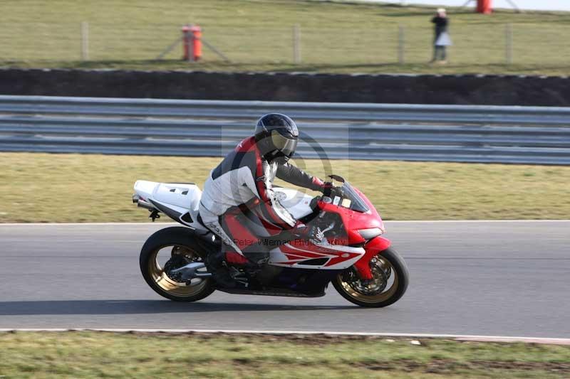 Motorcycle action photographs;Trackday digital images;event digital images;eventdigitalimages;no limits trackday;peter wileman photography;snetterton;snetterton circuit norfolk;snetterton photographs;trackday;trackday photos