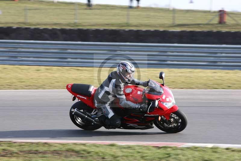 Motorcycle action photographs;Trackday digital images;event digital images;eventdigitalimages;no limits trackday;peter wileman photography;snetterton;snetterton circuit norfolk;snetterton photographs;trackday;trackday photos