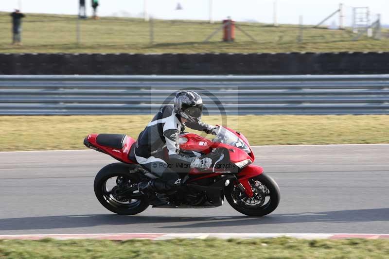 Motorcycle action photographs;Trackday digital images;event digital images;eventdigitalimages;no limits trackday;peter wileman photography;snetterton;snetterton circuit norfolk;snetterton photographs;trackday;trackday photos