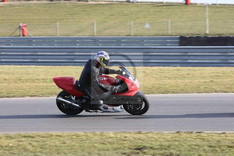 Motorcycle action photographs;Trackday digital images;event digital images;eventdigitalimages;no limits trackday;peter wileman photography;snetterton;snetterton circuit norfolk;snetterton photographs;trackday;trackday photos