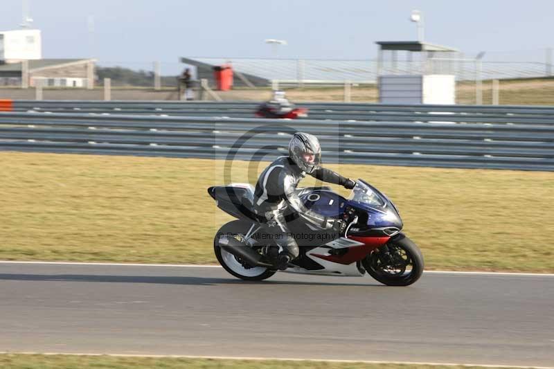 Motorcycle action photographs;Trackday digital images;event digital images;eventdigitalimages;no limits trackday;peter wileman photography;snetterton;snetterton circuit norfolk;snetterton photographs;trackday;trackday photos