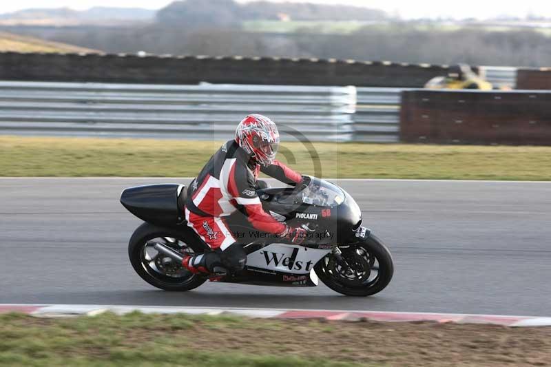 Motorcycle action photographs;Trackday digital images;event digital images;eventdigitalimages;no limits trackday;peter wileman photography;snetterton;snetterton circuit norfolk;snetterton photographs;trackday;trackday photos