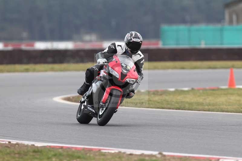 Motorcycle action photographs;Trackday digital images;event digital images;eventdigitalimages;no limits trackday;peter wileman photography;snetterton;snetterton circuit norfolk;snetterton photographs;trackday;trackday photos