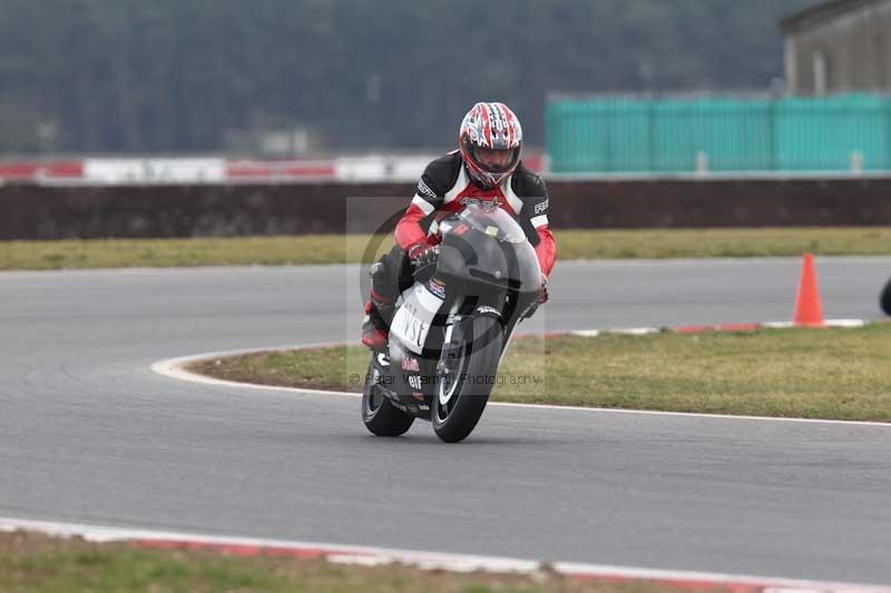 Motorcycle action photographs;Trackday digital images;event digital images;eventdigitalimages;no limits trackday;peter wileman photography;snetterton;snetterton circuit norfolk;snetterton photographs;trackday;trackday photos