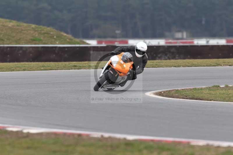 Motorcycle action photographs;Trackday digital images;event digital images;eventdigitalimages;no limits trackday;peter wileman photography;snetterton;snetterton circuit norfolk;snetterton photographs;trackday;trackday photos