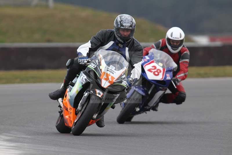 Motorcycle action photographs;Trackday digital images;event digital images;eventdigitalimages;no limits trackday;peter wileman photography;snetterton;snetterton circuit norfolk;snetterton photographs;trackday;trackday photos