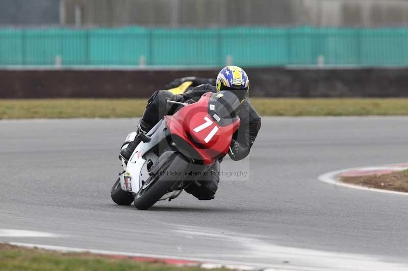 Motorcycle action photographs;Trackday digital images;event digital images;eventdigitalimages;no limits trackday;peter wileman photography;snetterton;snetterton circuit norfolk;snetterton photographs;trackday;trackday photos