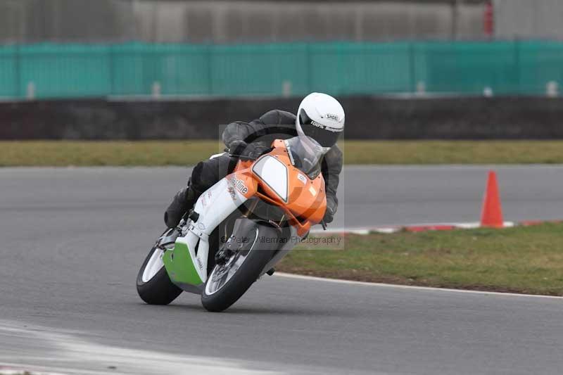 Motorcycle action photographs;Trackday digital images;event digital images;eventdigitalimages;no limits trackday;peter wileman photography;snetterton;snetterton circuit norfolk;snetterton photographs;trackday;trackday photos