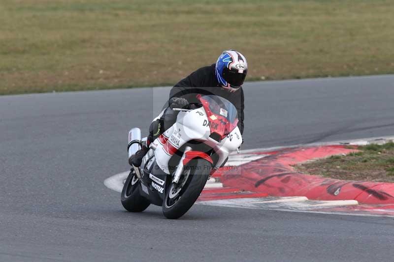 Motorcycle action photographs;Trackday digital images;event digital images;eventdigitalimages;no limits trackday;peter wileman photography;snetterton;snetterton circuit norfolk;snetterton photographs;trackday;trackday photos