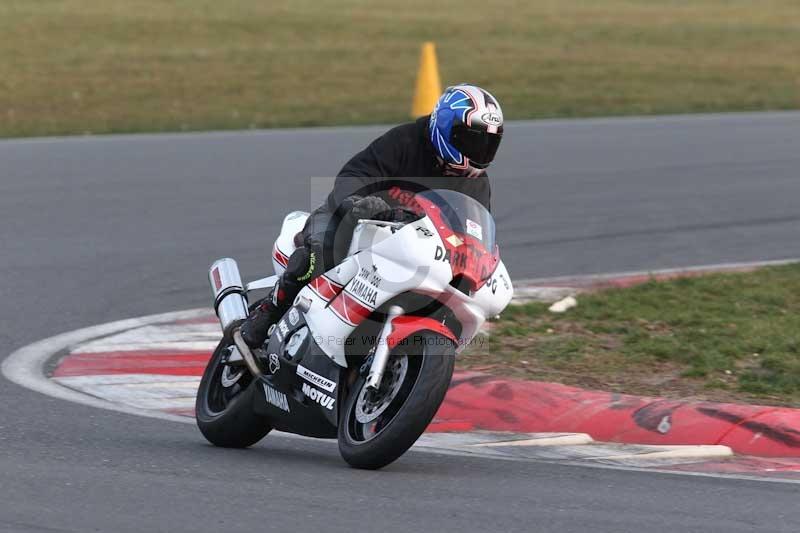 Motorcycle action photographs;Trackday digital images;event digital images;eventdigitalimages;no limits trackday;peter wileman photography;snetterton;snetterton circuit norfolk;snetterton photographs;trackday;trackday photos