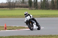 Motorcycle-action-photographs;Trackday-digital-images;event-digital-images;eventdigitalimages;no-limits-trackday;peter-wileman-photography;snetterton;snetterton-circuit-norfolk;snetterton-photographs;trackday;trackday-photos