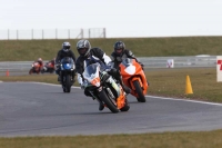 Motorcycle-action-photographs;Trackday-digital-images;event-digital-images;eventdigitalimages;no-limits-trackday;peter-wileman-photography;snetterton;snetterton-circuit-norfolk;snetterton-photographs;trackday;trackday-photos