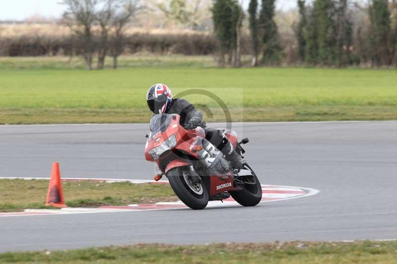 Motorcycle action photographs;Trackday digital images;event digital images;eventdigitalimages;no limits trackday;peter wileman photography;snetterton;snetterton circuit norfolk;snetterton photographs;trackday;trackday photos