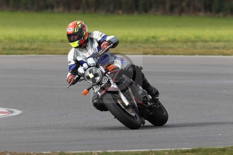 Motorcycle action photographs;Trackday digital images;event digital images;eventdigitalimages;no limits trackday;peter wileman photography;snetterton;snetterton circuit norfolk;snetterton photographs;trackday;trackday photos