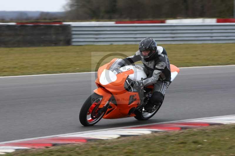 Motorcycle action photographs;Trackday digital images;event digital images;eventdigitalimages;no limits trackday;peter wileman photography;snetterton;snetterton circuit norfolk;snetterton photographs;trackday;trackday photos