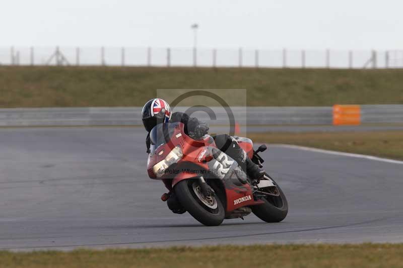 Motorcycle action photographs;Trackday digital images;event digital images;eventdigitalimages;no limits trackday;peter wileman photography;snetterton;snetterton circuit norfolk;snetterton photographs;trackday;trackday photos