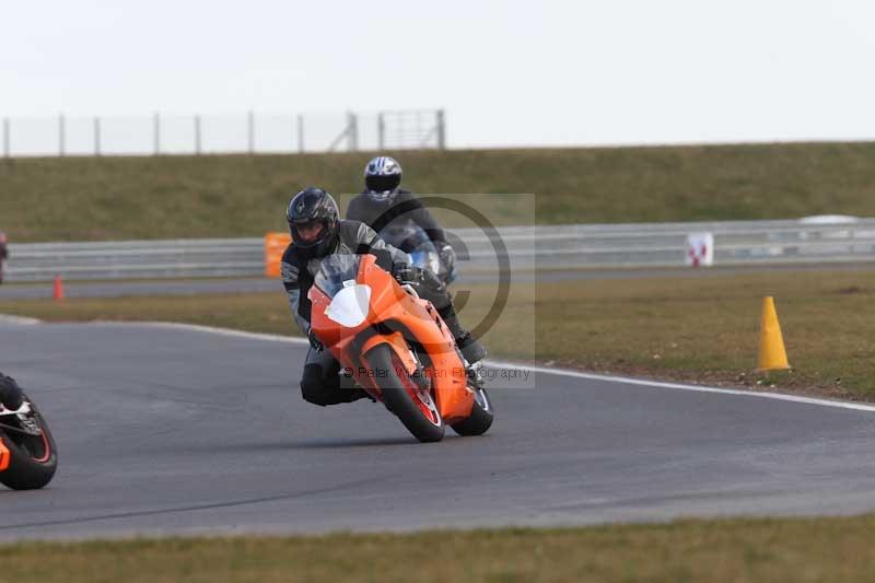 Motorcycle action photographs;Trackday digital images;event digital images;eventdigitalimages;no limits trackday;peter wileman photography;snetterton;snetterton circuit norfolk;snetterton photographs;trackday;trackday photos