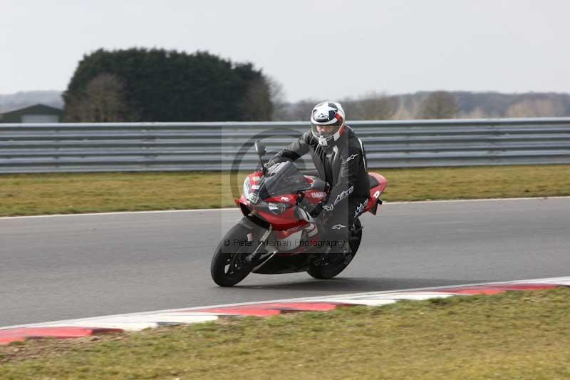 Motorcycle action photographs;Trackday digital images;event digital images;eventdigitalimages;no limits trackday;peter wileman photography;snetterton;snetterton circuit norfolk;snetterton photographs;trackday;trackday photos