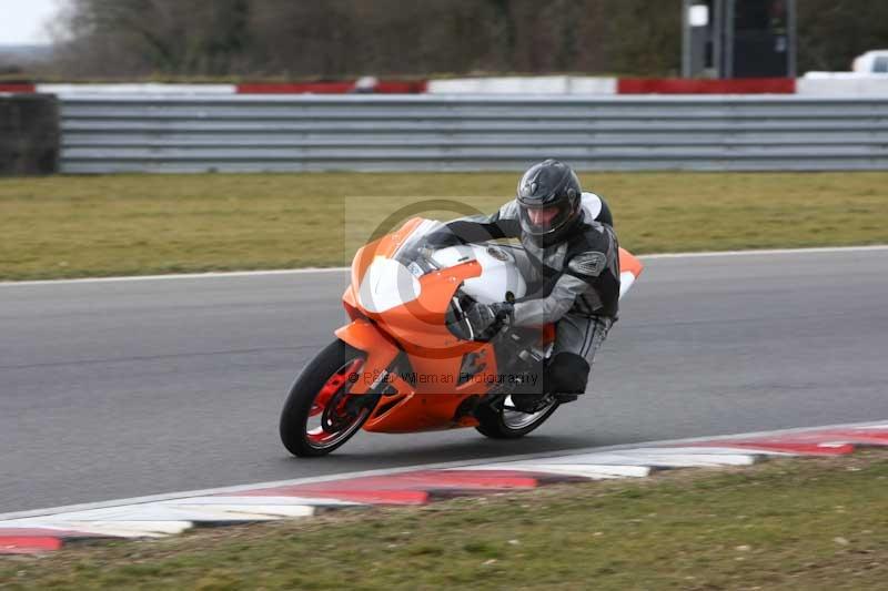 Motorcycle action photographs;Trackday digital images;event digital images;eventdigitalimages;no limits trackday;peter wileman photography;snetterton;snetterton circuit norfolk;snetterton photographs;trackday;trackday photos