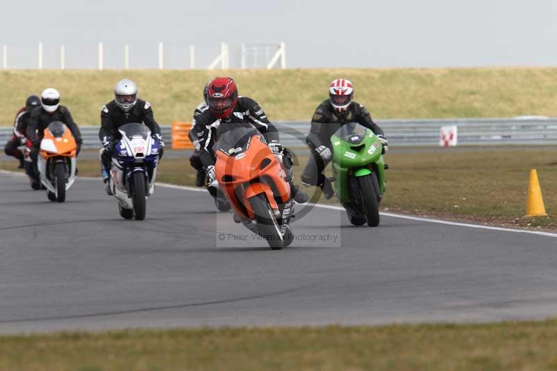 Motorcycle action photographs;Trackday digital images;event digital images;eventdigitalimages;no limits trackday;peter wileman photography;snetterton;snetterton circuit norfolk;snetterton photographs;trackday;trackday photos