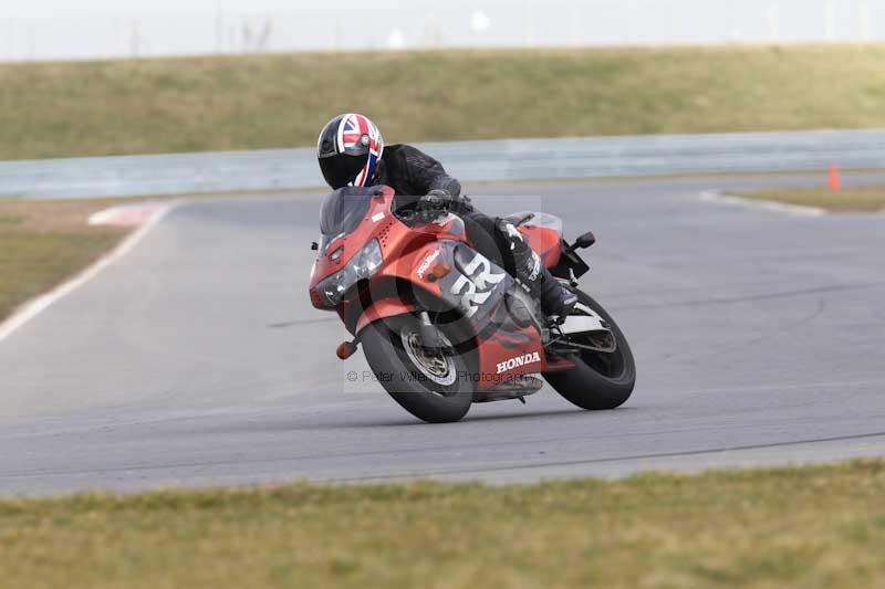 Motorcycle action photographs;Trackday digital images;event digital images;eventdigitalimages;no limits trackday;peter wileman photography;snetterton;snetterton circuit norfolk;snetterton photographs;trackday;trackday photos