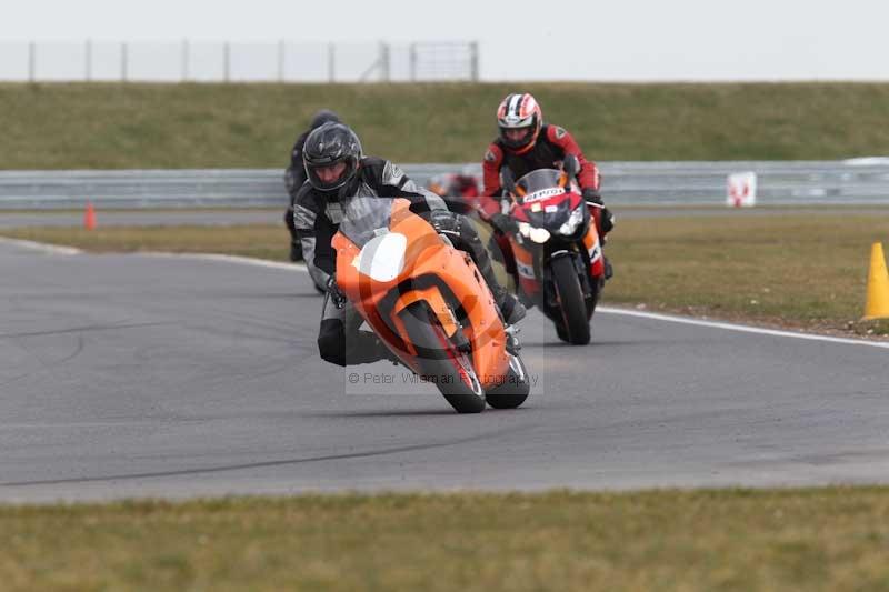 Motorcycle action photographs;Trackday digital images;event digital images;eventdigitalimages;no limits trackday;peter wileman photography;snetterton;snetterton circuit norfolk;snetterton photographs;trackday;trackday photos