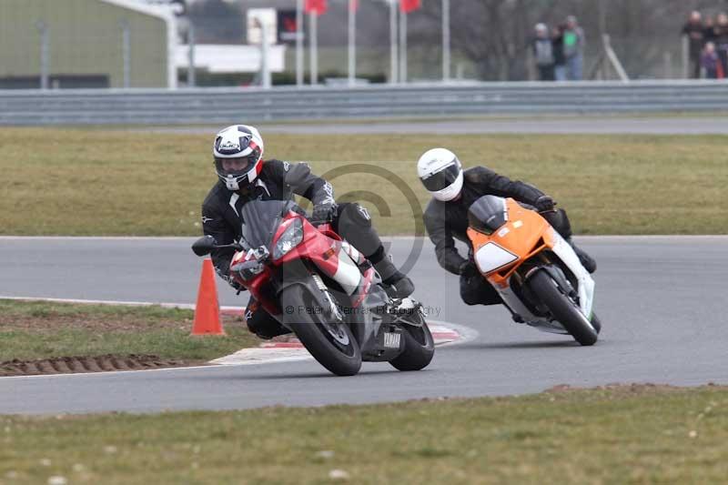 Motorcycle action photographs;Trackday digital images;event digital images;eventdigitalimages;no limits trackday;peter wileman photography;snetterton;snetterton circuit norfolk;snetterton photographs;trackday;trackday photos