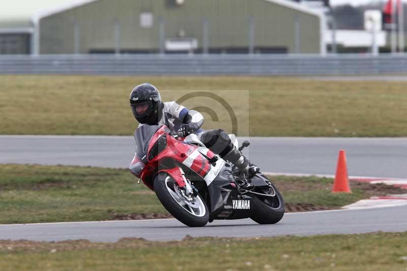 Motorcycle action photographs;Trackday digital images;event digital images;eventdigitalimages;no limits trackday;peter wileman photography;snetterton;snetterton circuit norfolk;snetterton photographs;trackday;trackday photos