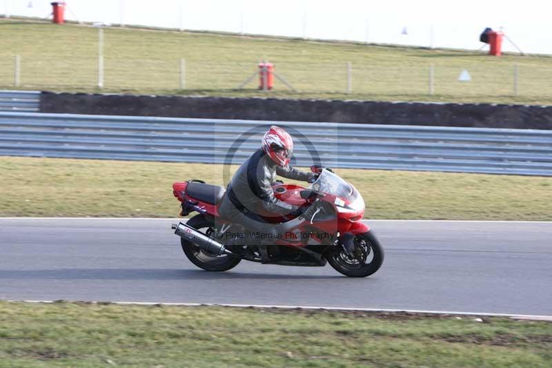 Motorcycle action photographs;Trackday digital images;event digital images;eventdigitalimages;no limits trackday;peter wileman photography;snetterton;snetterton circuit norfolk;snetterton photographs;trackday;trackday photos