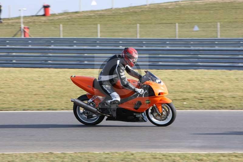 Motorcycle action photographs;Trackday digital images;event digital images;eventdigitalimages;no limits trackday;peter wileman photography;snetterton;snetterton circuit norfolk;snetterton photographs;trackday;trackday photos