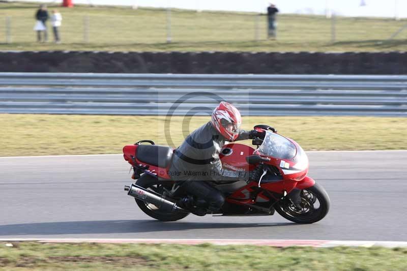 Motorcycle action photographs;Trackday digital images;event digital images;eventdigitalimages;no limits trackday;peter wileman photography;snetterton;snetterton circuit norfolk;snetterton photographs;trackday;trackday photos