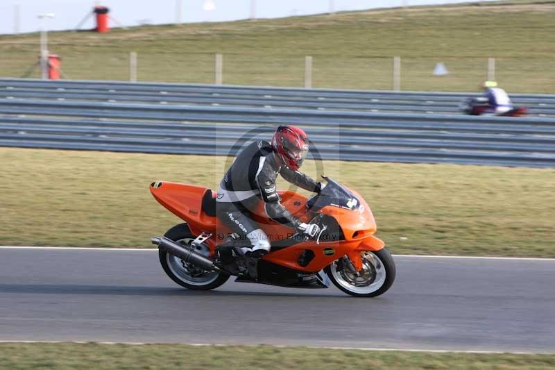 Motorcycle action photographs;Trackday digital images;event digital images;eventdigitalimages;no limits trackday;peter wileman photography;snetterton;snetterton circuit norfolk;snetterton photographs;trackday;trackday photos