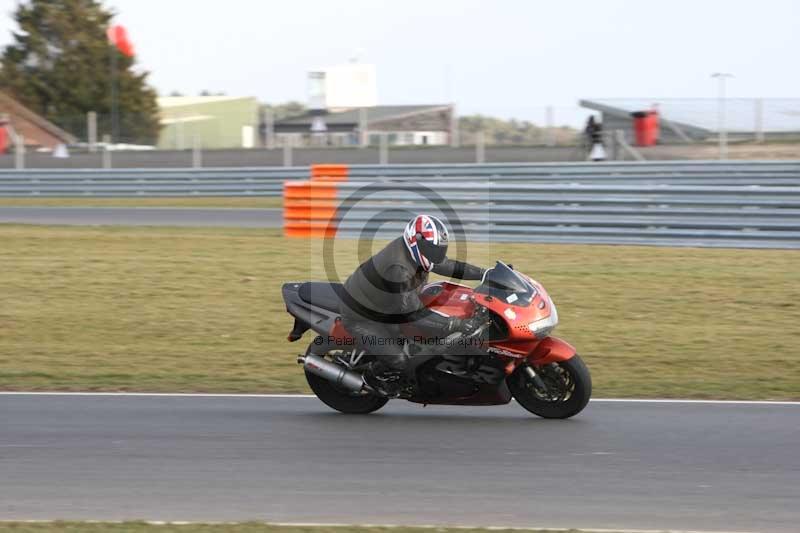 Motorcycle action photographs;Trackday digital images;event digital images;eventdigitalimages;no limits trackday;peter wileman photography;snetterton;snetterton circuit norfolk;snetterton photographs;trackday;trackday photos