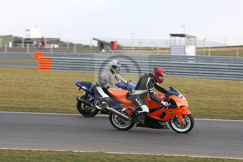 Motorcycle action photographs;Trackday digital images;event digital images;eventdigitalimages;no limits trackday;peter wileman photography;snetterton;snetterton circuit norfolk;snetterton photographs;trackday;trackday photos